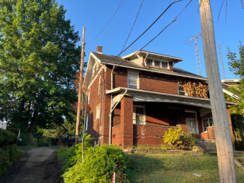 1010 15th St Nw - Photo 2 of 11