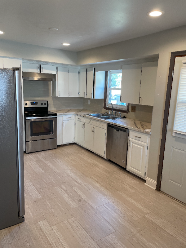 10764 Grover St - Photo 2 of 12