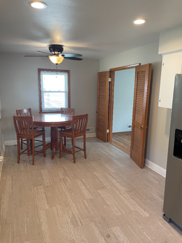 10764 Grover St - Photo 3 of 12