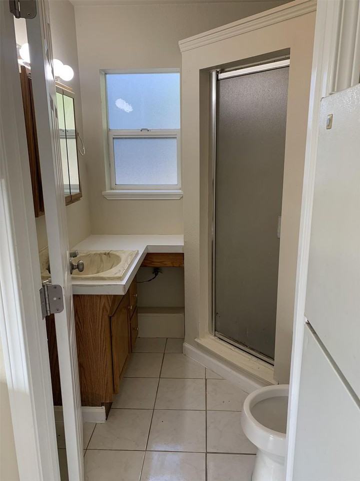 123 E Birch St - Photo 3 of 7