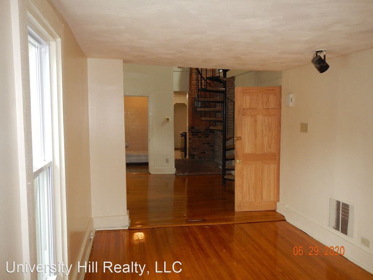 107 Dell Street - Photo 3 of 50