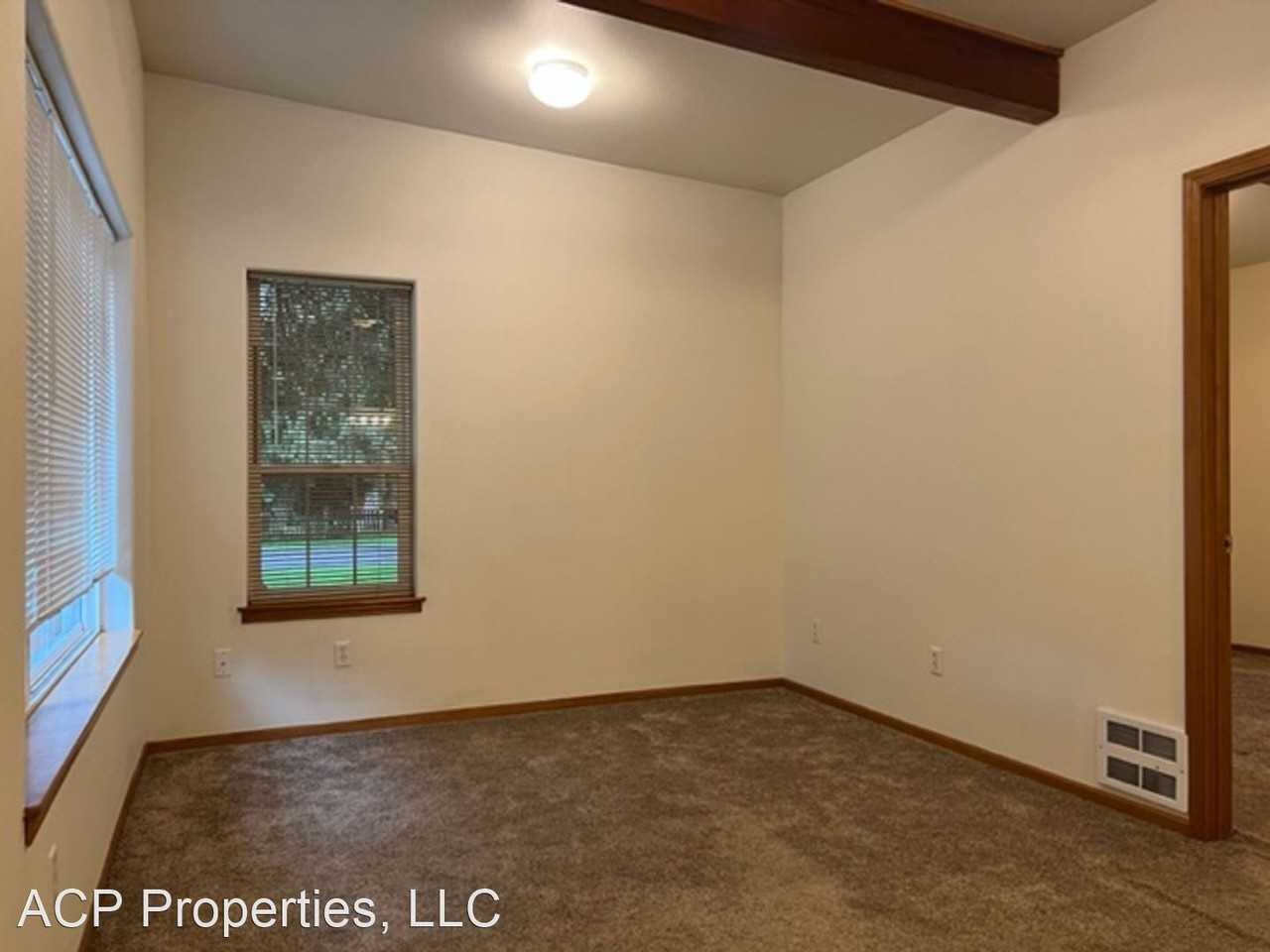 1319 E Maplewood - Photo 3 of 15