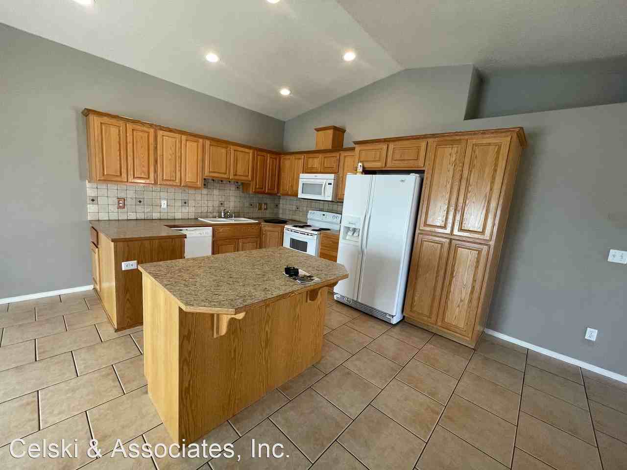 5314 Truman Ln - Photo 3 of 20