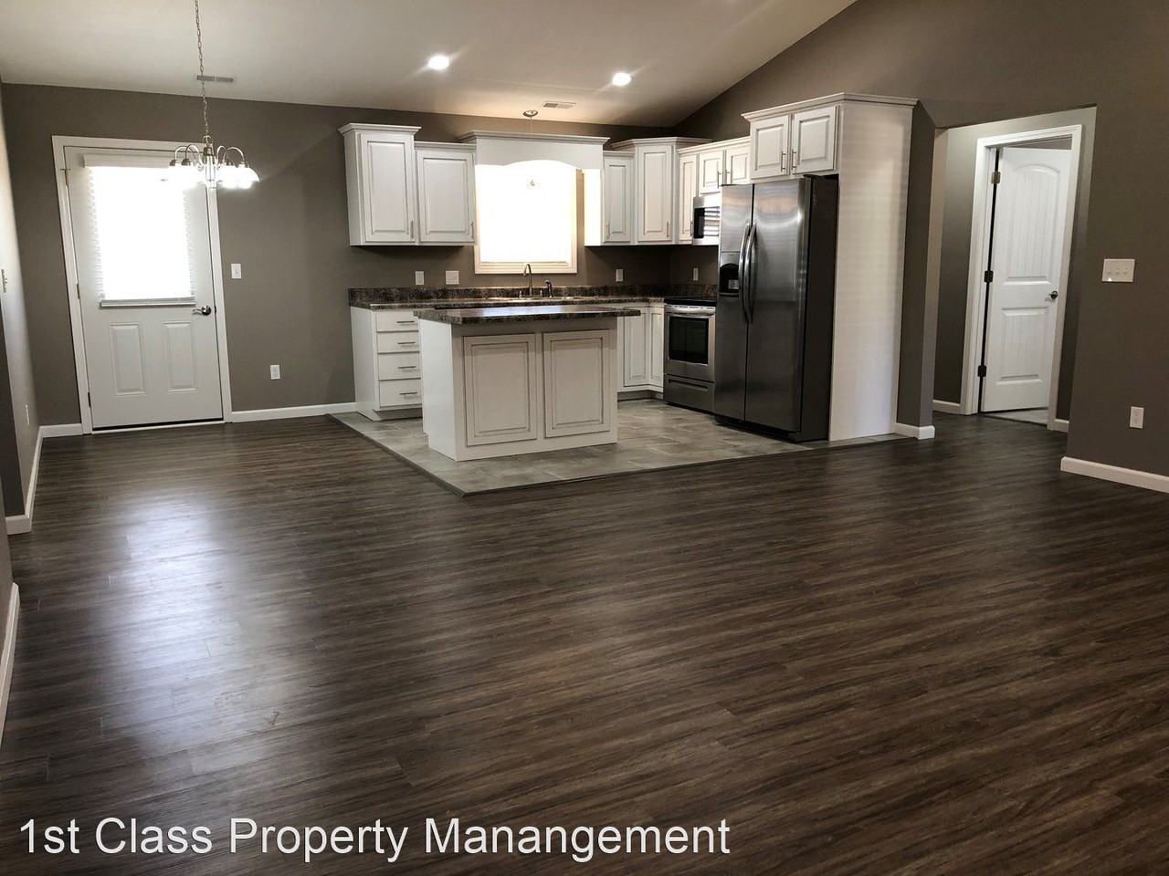 328 Grady Dr - Photo 3 of 15
