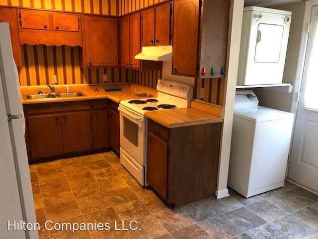 400 Hall St. - Photo 2 of 7