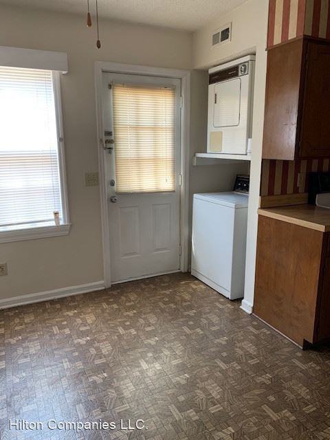 400 Hall St. - Photo 3 of 7