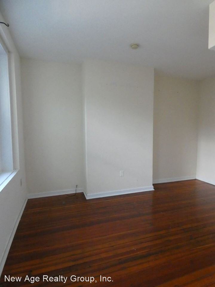 824 S St Bernard Street - Photo 2 of 8