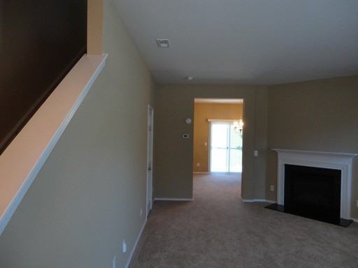 932 Willow Creek Dr - Photo 2 of 10