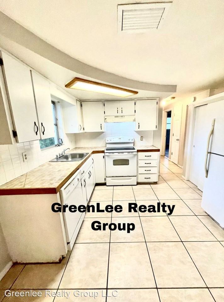 3643 Bedford St - Photo 3 of 8