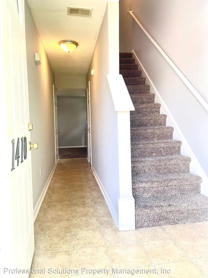 1420/1422 Westwood Dr. Apartments in Winchester, KY 40391 Zumper