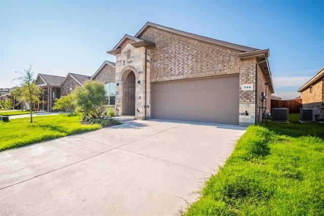 744 Shepperton Way - Photo 2 of 17