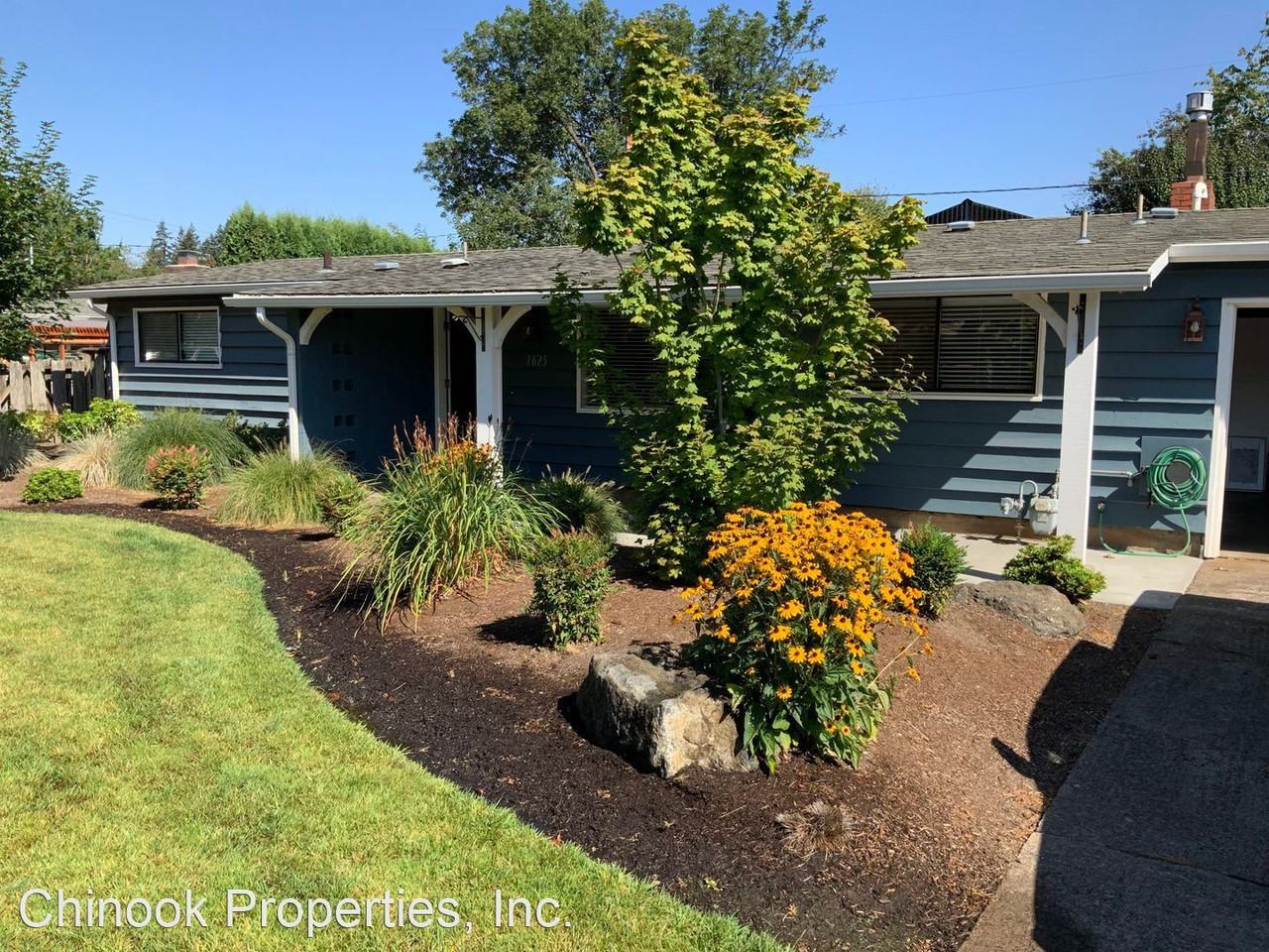 1625 Monterey Ln - Photo 2 of 30