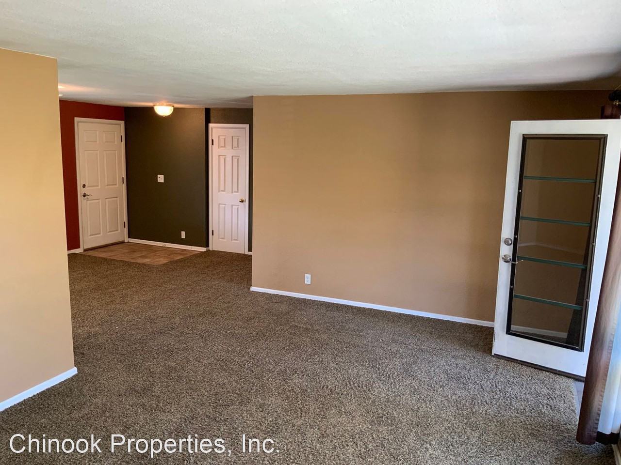 1625 Monterey Ln - Photo 3 of 30