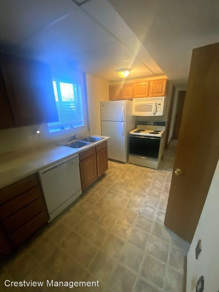 382 W 5200 S - Photo 2 of 9