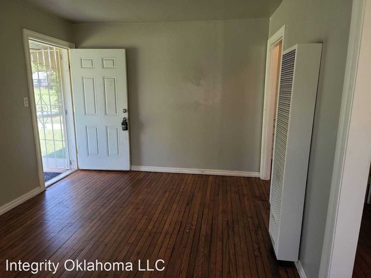 1709 N Page Ave - Photo 3 of 33