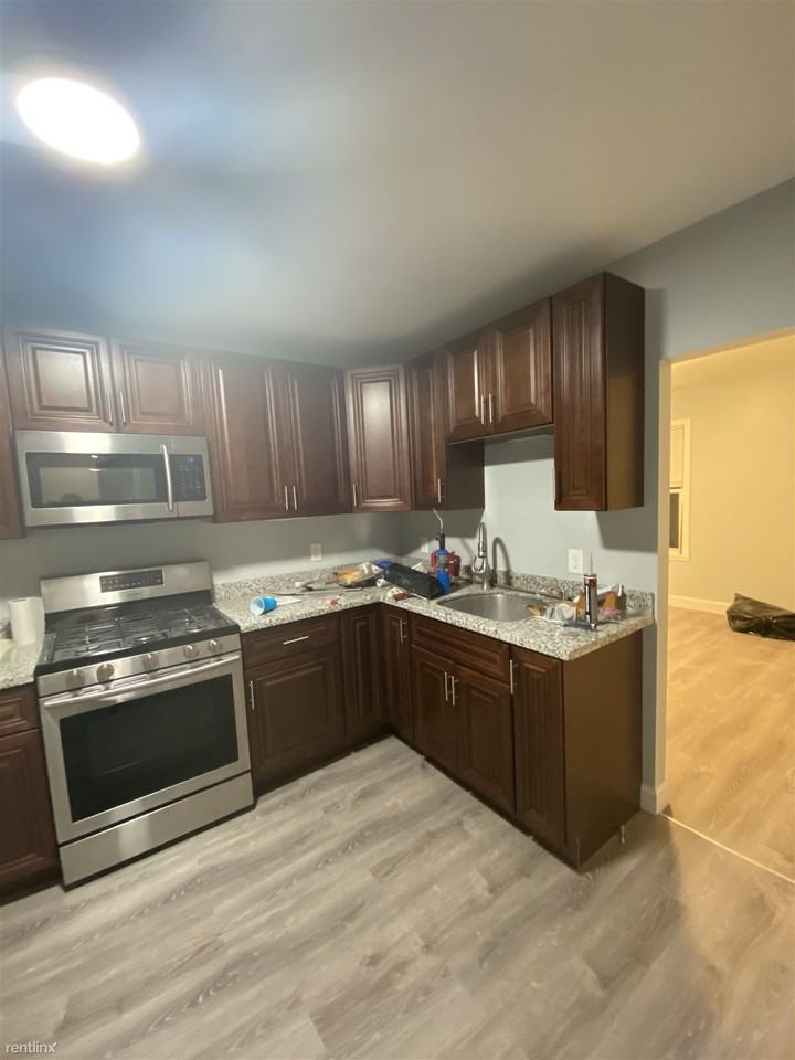 243 Bruce St #2 - Photo 2 of 38