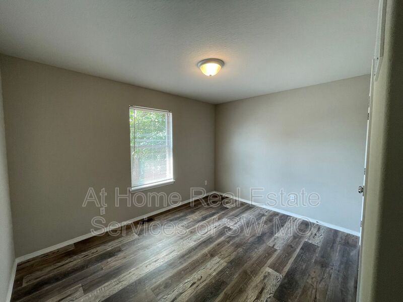 3921 W Linwood St - Photo 6 of 15