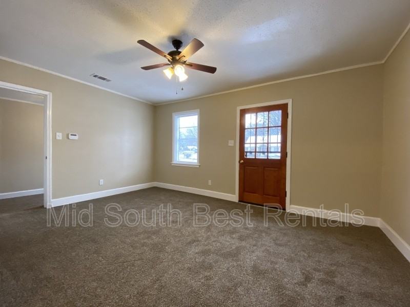 2311 Alameda Ave - Photo 2 of 8