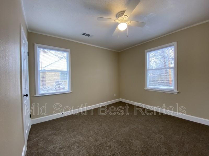 2311 Alameda Ave - Photo 5 of 8