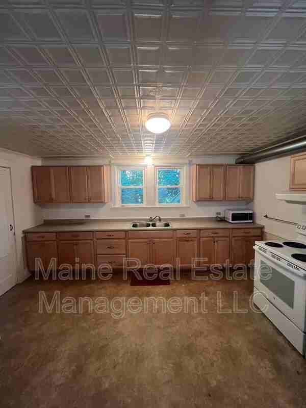 81 Main St - Photo 2 of 9