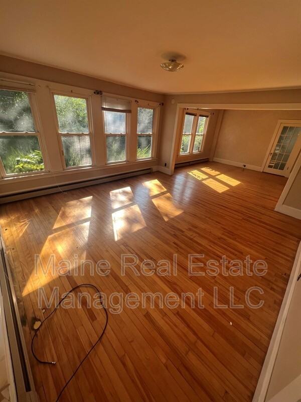 81 Main St - Photo 3 of 9