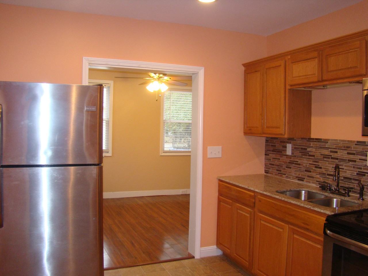 2728 Kingswood Dr - Photo 3 of 21