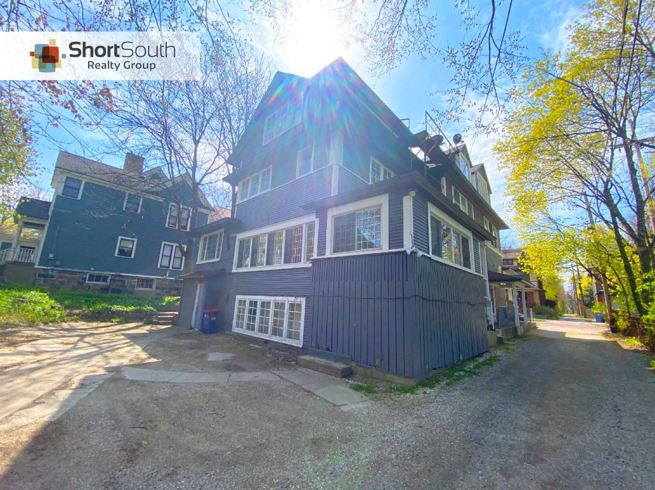 549 Logan St SE - Photo 2 of 4