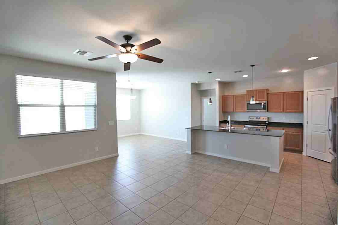 23761 W Watkins St - Photo 3 of 18