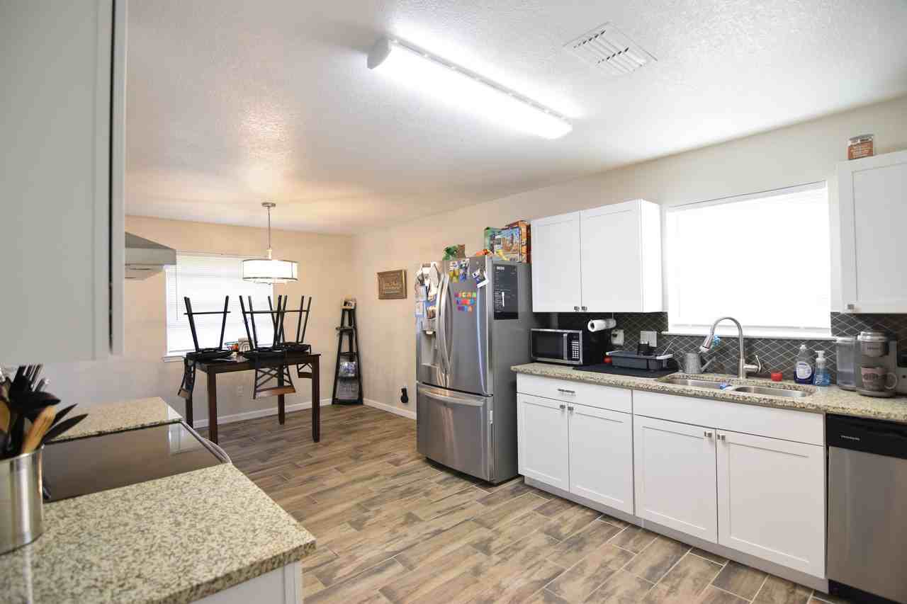 4409 Aspen Dr - Photo 4 of 21