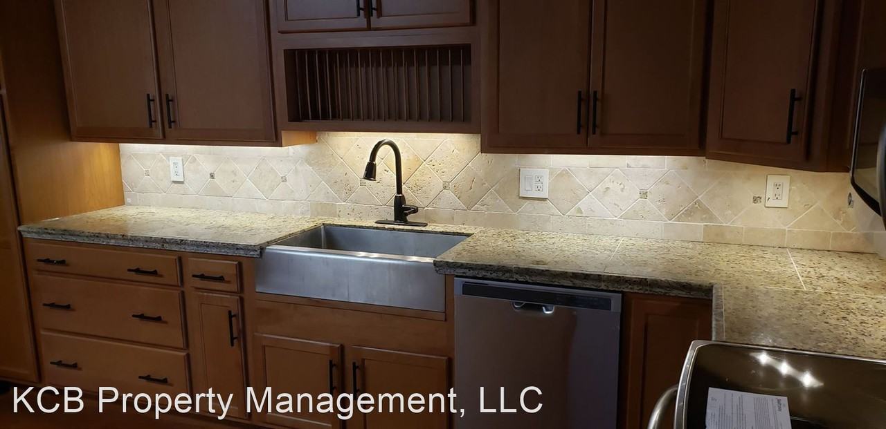 540 N Liberty St - Photo 3 of 14