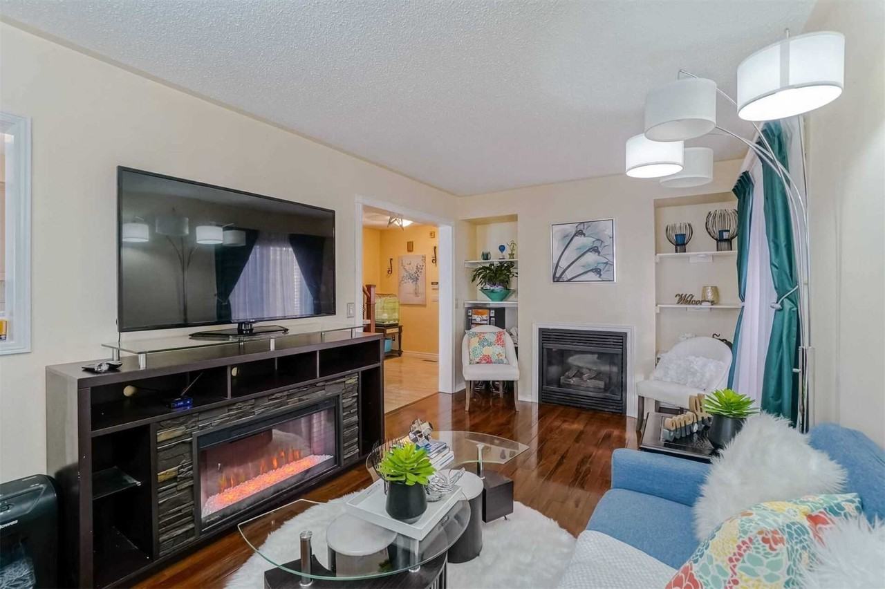 32 Nectarine Crescent - Photo 3 of 33