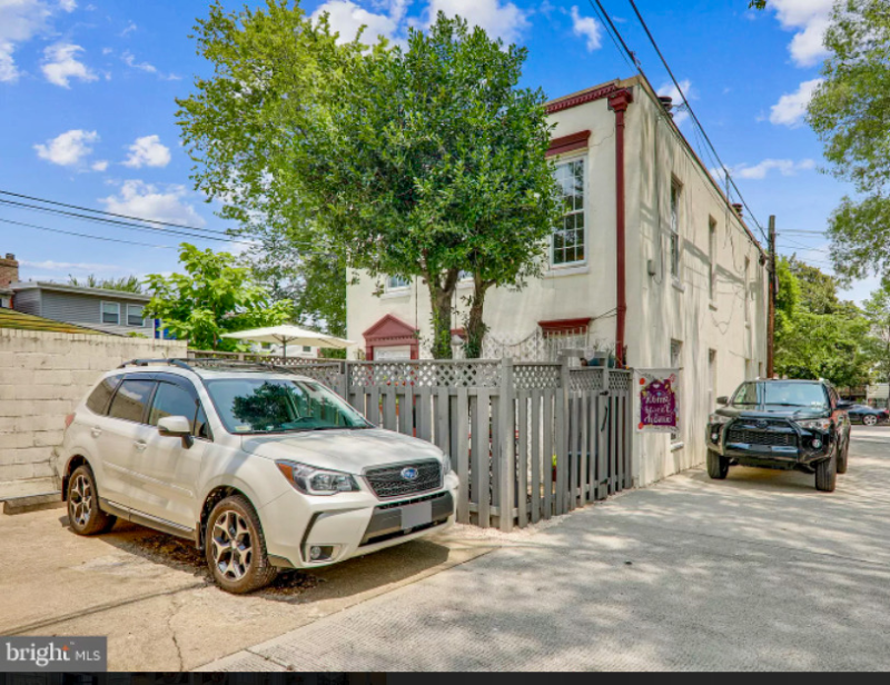 205 18th St Se #2 - Photo 2 of 28