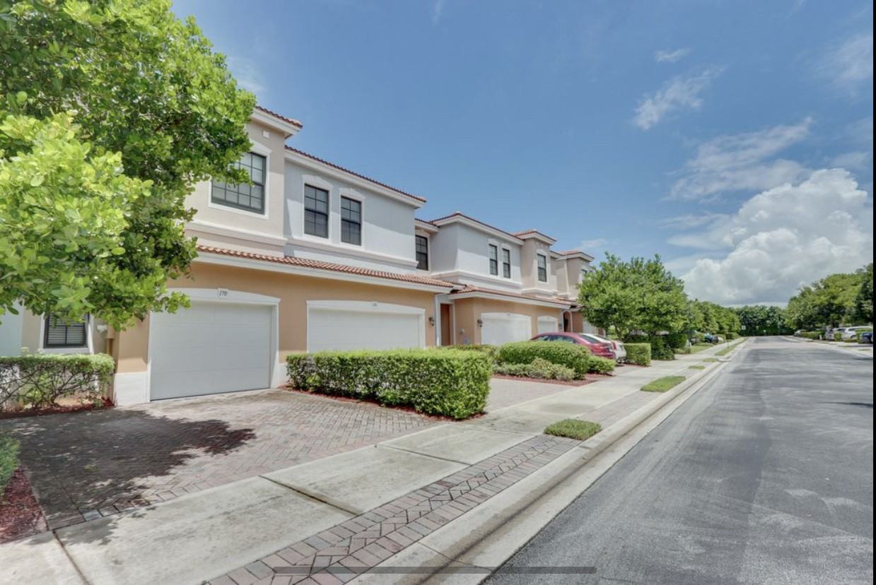 166 Gramercy Square Drive - Photo 2 of 21