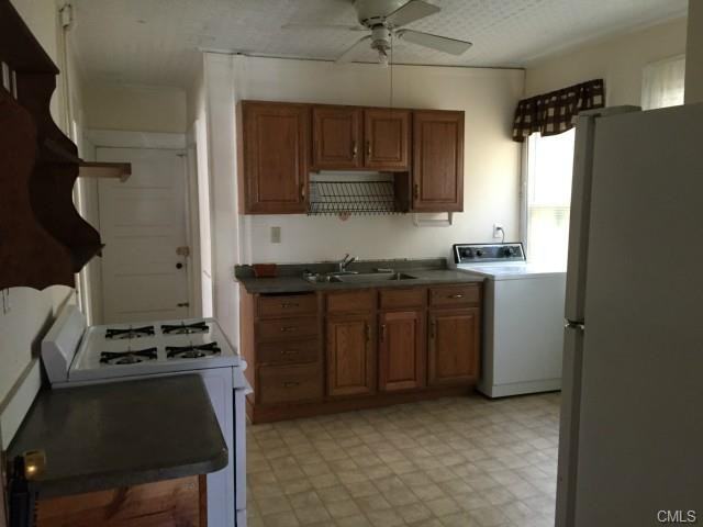 535 Midland St #1 - Photo 3 of 8