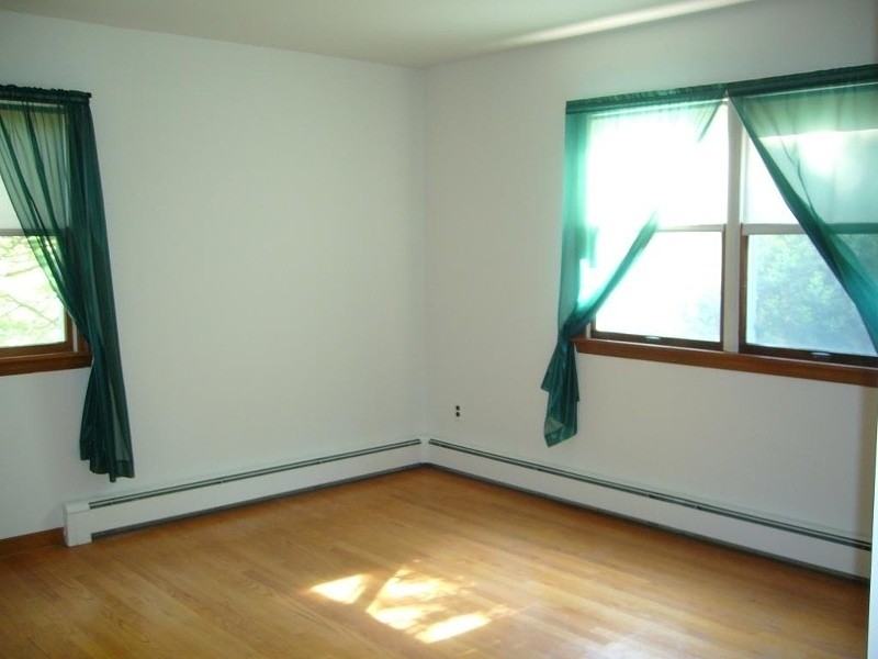 66 Phillips Rd - Photo 3 of 4