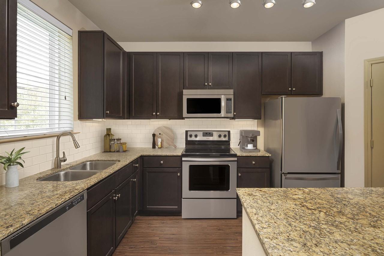 Camden La Frontera - Photo 3 of 50