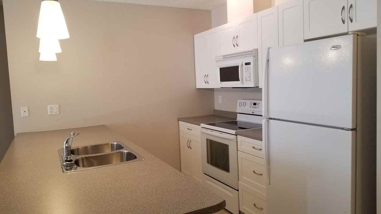 CONDO FOR RENT IMMEDIATE POSSESSION - Photo 2 of 12
