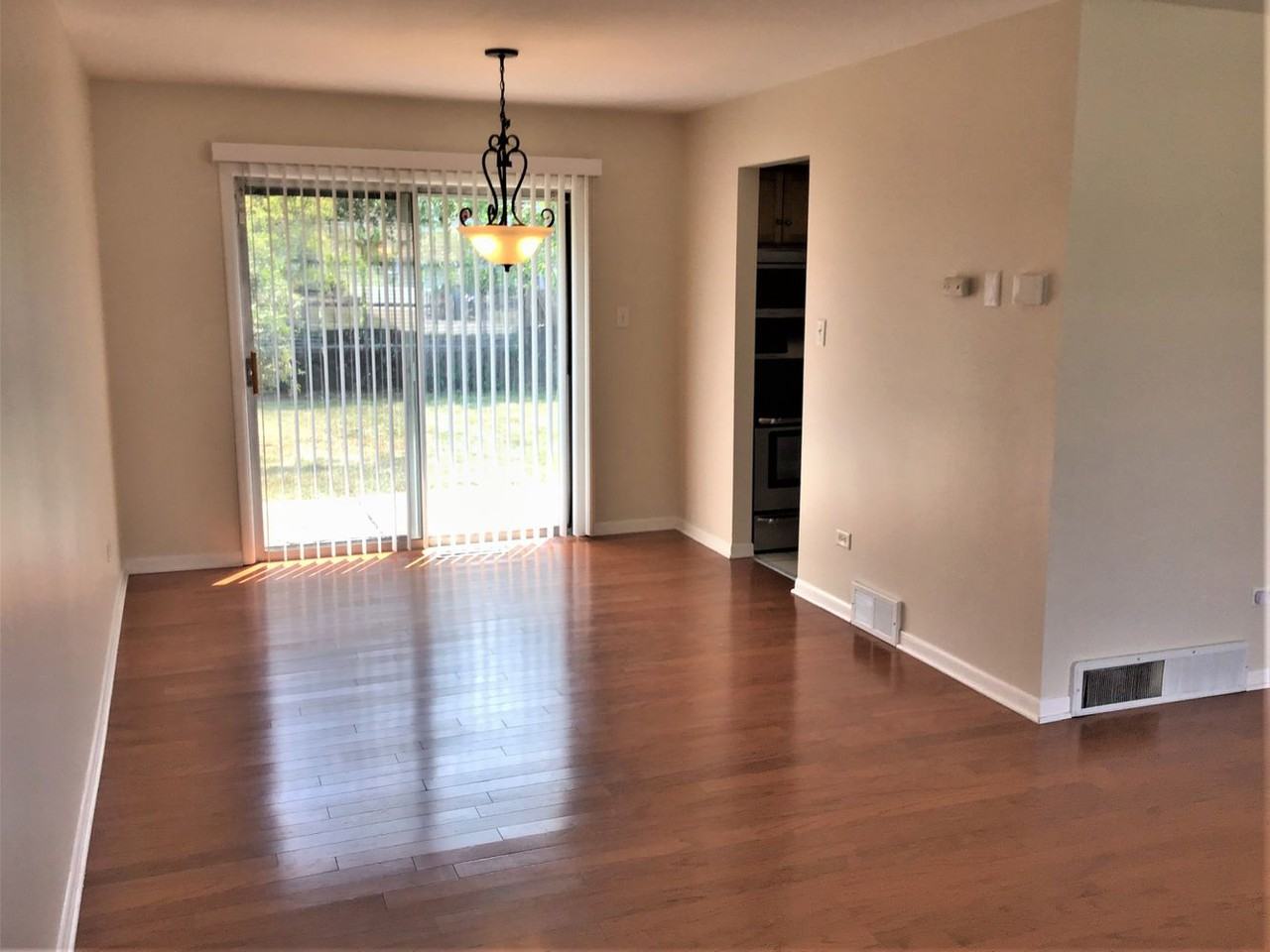 503 E 168th Pl - Photo 2 of 7