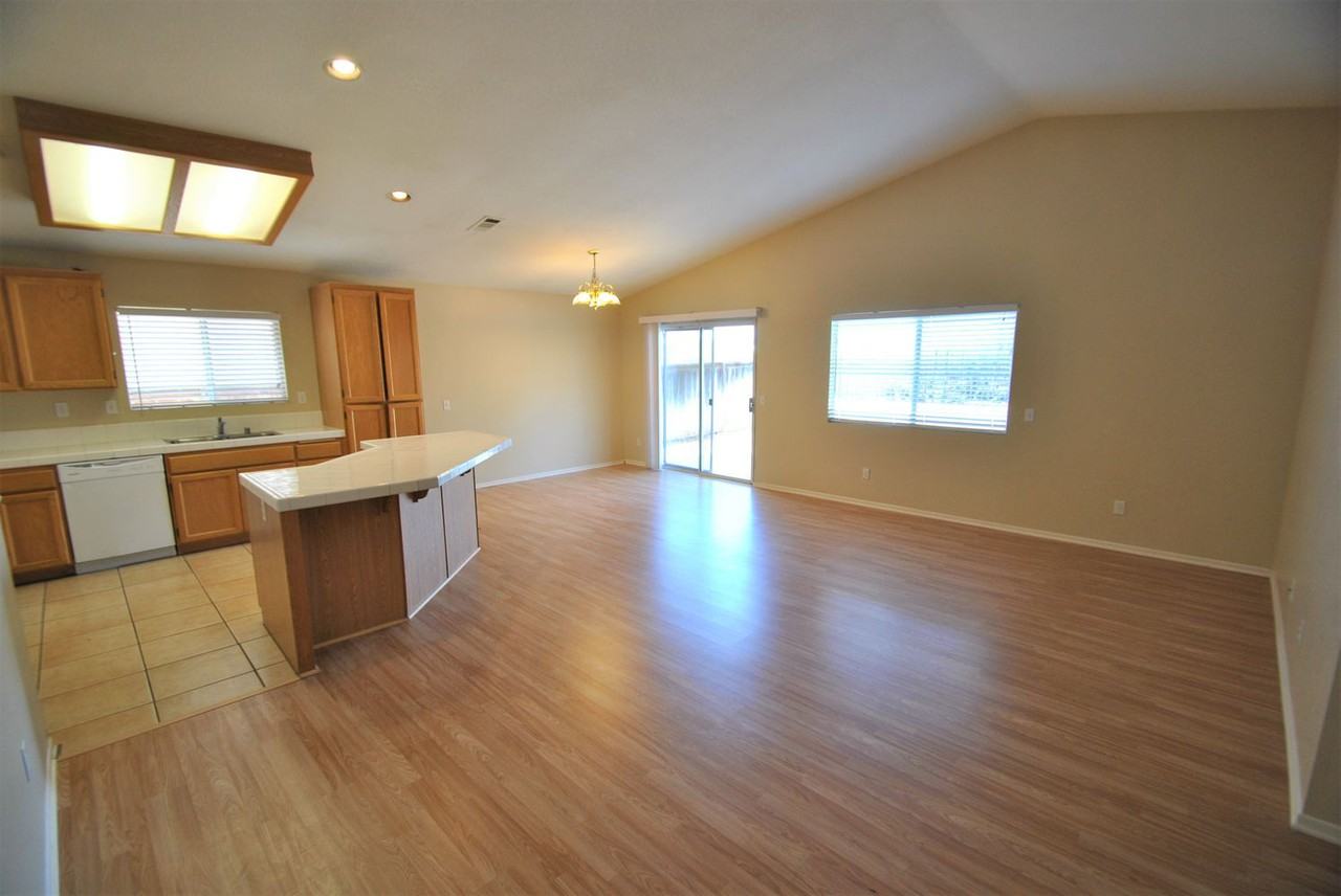 33068 Tulley Ranch Rd - Photo 3 of 10