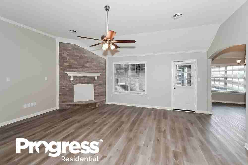 8318 Whispering Elm Dr - Photo 3 of 16