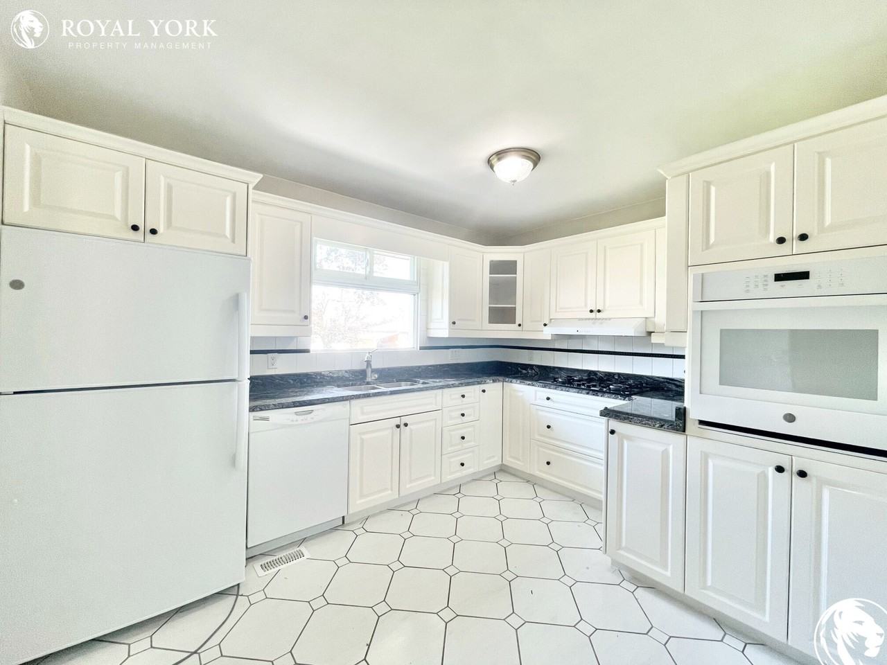 32 Beech St N #1 - Photo 2 of 33