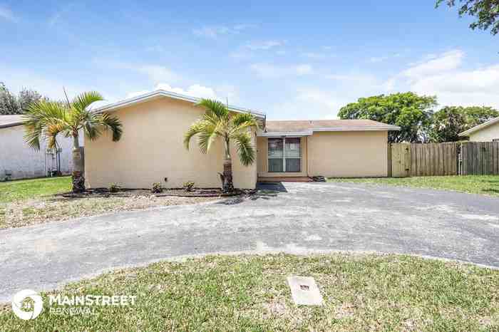 9611 Johnson St - Photo 2 of 17