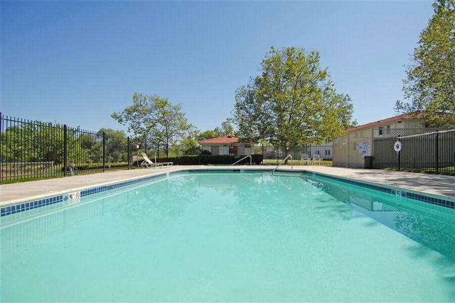 Canyon Crest Apartments - Photo 3 of 9