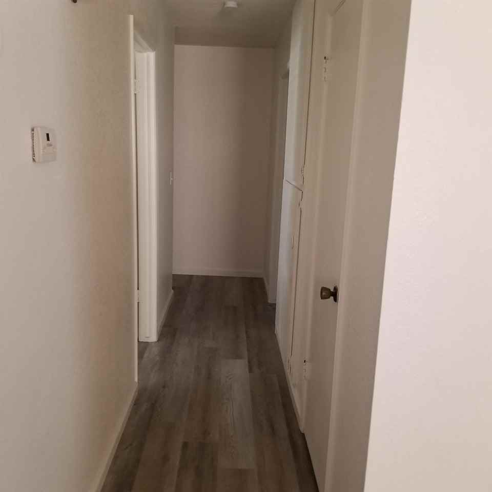 981 Sierra Ave #1 - Photo 4 of 12