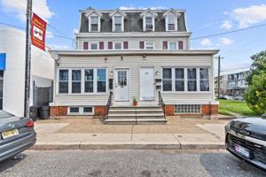 featured image of 206 N Broadway #B