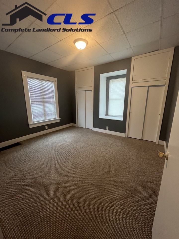 1820 Putnam St #1 - Photo 4 of 11