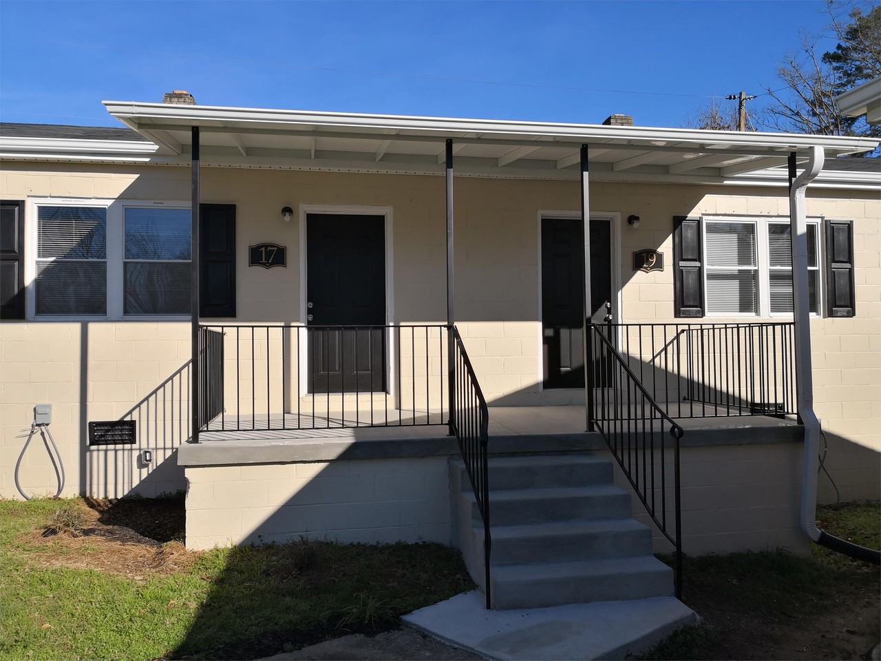 19 Lanford Dr #19 - Photo 2 of 20