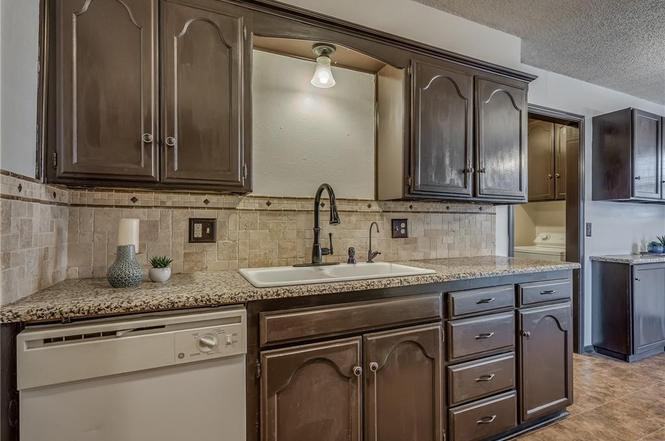 801 Robin Hill Rd #1 - Photo 4 of 28