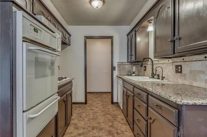 801 Robin Hill Rd #1 - Photo 6 of 28
