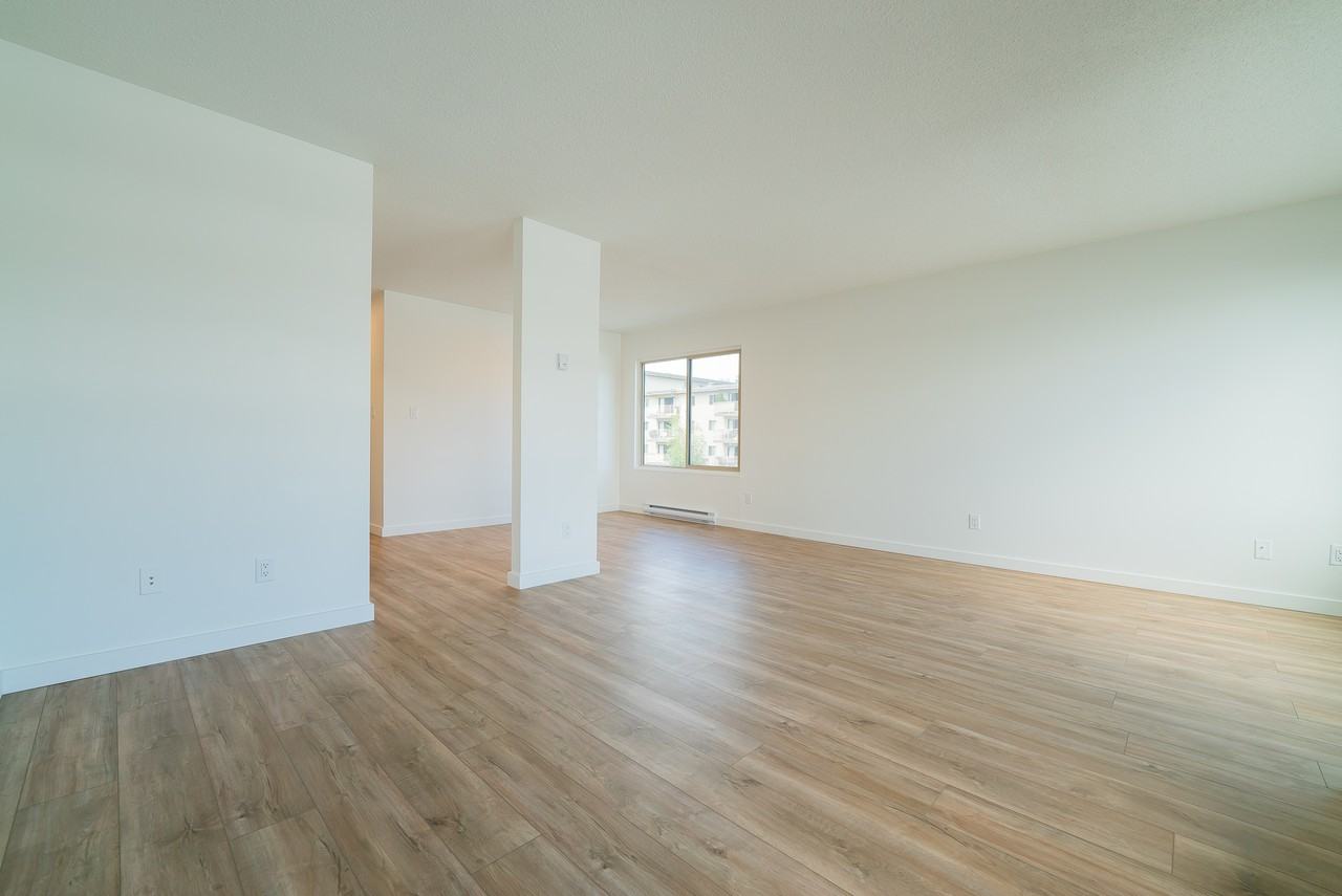 430 W4 - 430 Stewart Avenue #W4 - Photo 2 of 12